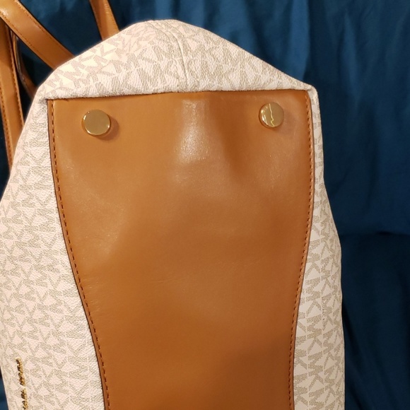 Authentic Michael kors bag - Picture 3 of 8
